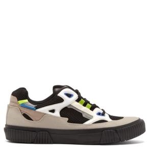Both shoos